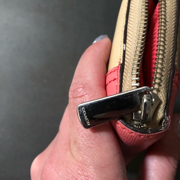 Authentic Coach wallet - Picture 7 of 7